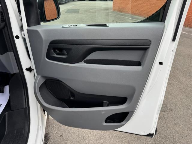 2022 Peugeot Expert 1000 1.5 Bluehdi 100 Professional Premium Van (NV71PGY) Image 18
