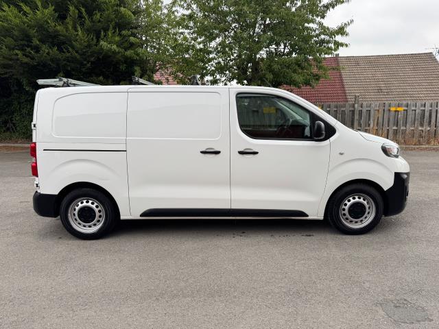 2022 Peugeot Expert 1000 1.5 Bluehdi 100 Professional Premium Van (NV71PGY) Image 10
