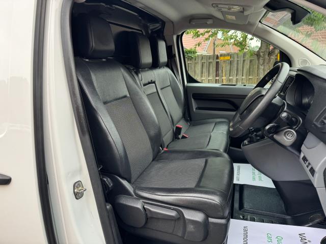 2022 Peugeot Expert 1000 1.5 Bluehdi 100 Professional Premium Van (NV71PGY) Image 16