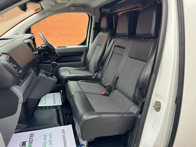 2022 Peugeot Expert 1000 1.5 Bluehdi 100 Professional Premium Van (NV71PGY) Image 35