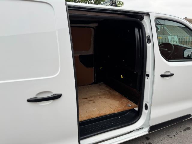 2022 Peugeot Expert 1000 1.5 Bluehdi 100 Professional Premium Van (NV71PGY) Image 46