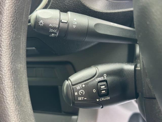 2022 Peugeot Expert 1000 1.5 Bluehdi 100 Professional Premium Van (NV71PGY) Image 23