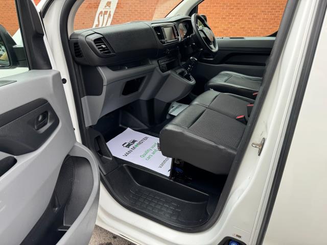 2022 Peugeot Expert 1000 1.5 Bluehdi 100 Professional Premium Van (NV71PGY) Image 32