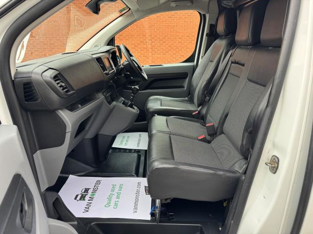 2022 Peugeot Expert 1000 1.5 Bluehdi 100 Professional Premium Van (NV71PGY) Image 34