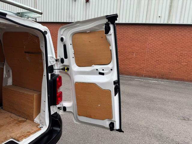 2022 Peugeot Expert 1000 1.5 Bluehdi 100 Professional Premium Van (NV71PGY) Image 57