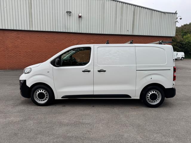 2022 Peugeot Expert 1000 1.5 Bluehdi 100 Professional Premium Van (NV71PGY) Image 6