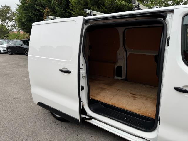 2022 Peugeot Expert 1000 1.5 Bluehdi 100 Professional Premium Van (NV71PGY) Image 47
