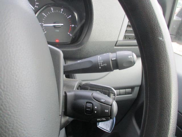 2022 Peugeot Expert 1000 1.5 Bluehdi 100 Professional Premium Van (NV71PHA) Image 18