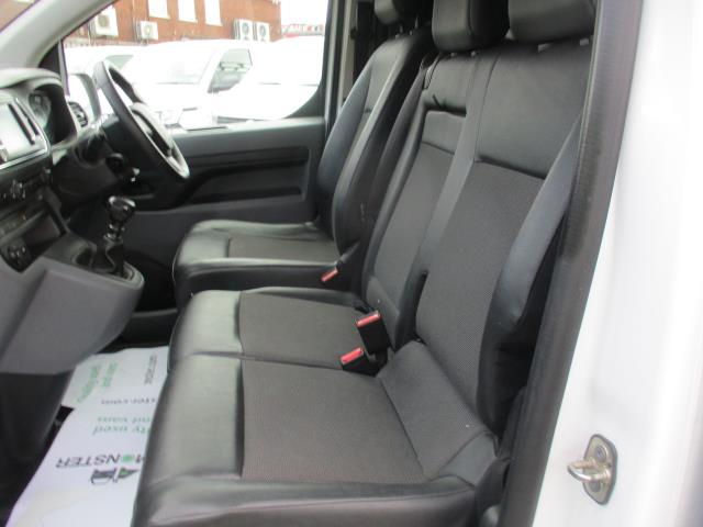 2022 Peugeot Expert 1000 1.5 Bluehdi 100 Professional Premium Van (NV71PHA) Image 26