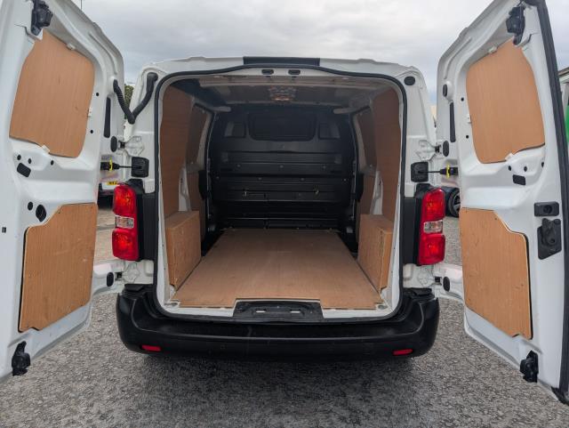 2022 Peugeot Expert 1000 1.5 Bluehdi 100 Professional Premium Van (NV71PHJ) Image 10
