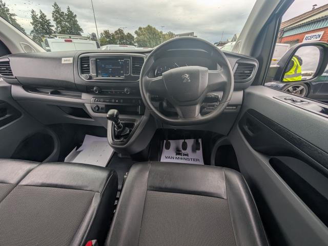2022 Peugeot Expert 1000 1.5 Bluehdi 100 Professional Premium Van (NV71PHJ) Image 16