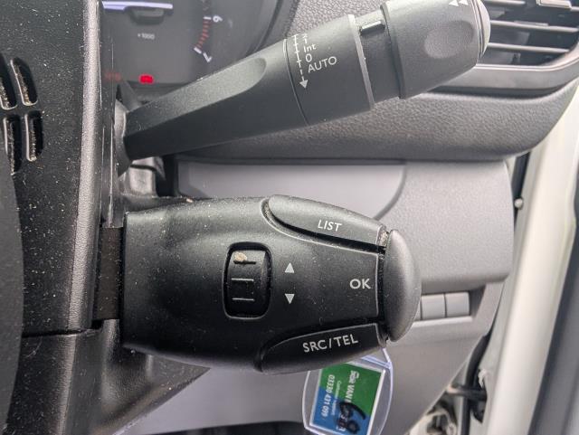 2022 Peugeot Expert 1000 1.5 Bluehdi 100 Professional Premium Van (NV71PHJ) Image 19