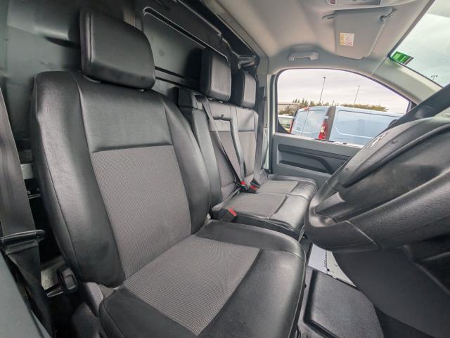 2022 Peugeot Expert 1000 1.5 Bluehdi 100 Professional Premium Van (NV71PHJ) Image 15