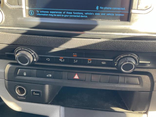 2022 Peugeot Expert 1000 1.5 Bluehdi 100 Professional Van (NV71SVF) Image 26