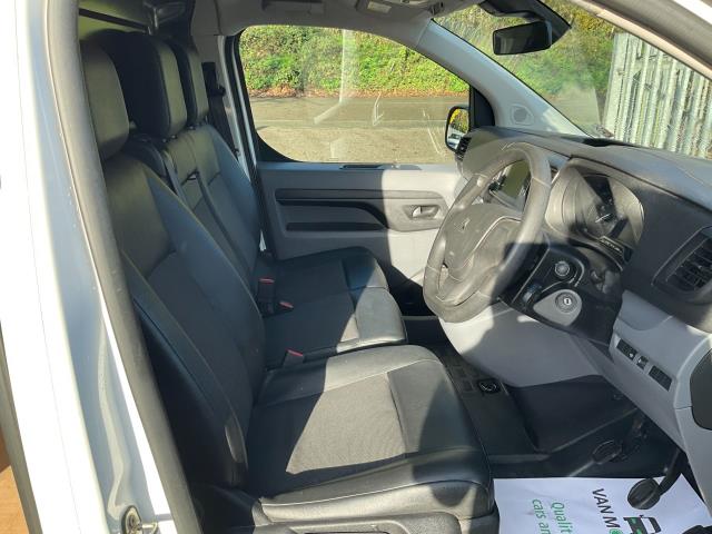 2022 Peugeot Expert 1000 1.5 Bluehdi 100 Professional Van (NV71SVF) Image 18