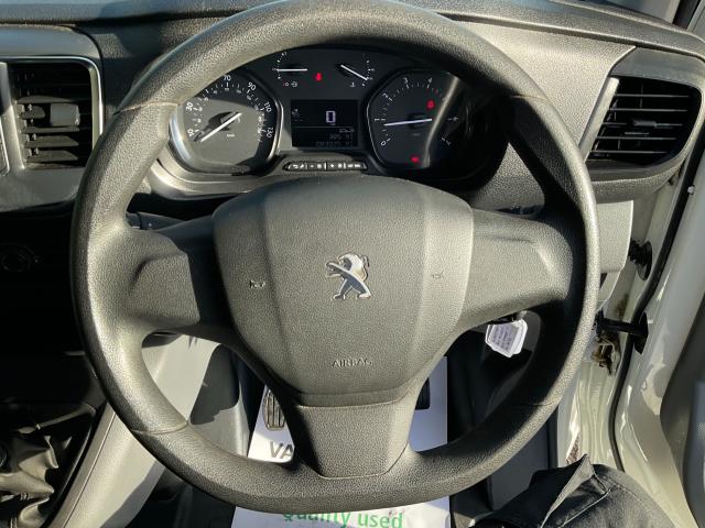 2022 Peugeot Expert 1000 1.5 Bluehdi 100 Professional Van (NV71SVF) Image 20