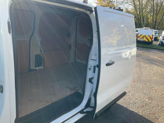 2022 Peugeot Expert 1000 1.5 Bluehdi 100 Professional Van (NV71SVF) Image 8