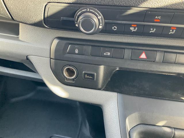 2022 Peugeot Expert 1000 1.5 Bluehdi 100 Professional Van (NV71SVF) Image 27