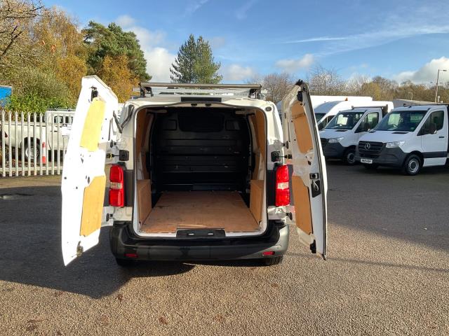 2022 Peugeot Expert 1000 1.5 Bluehdi 100 Professional Van (NV71SVF) Image 12