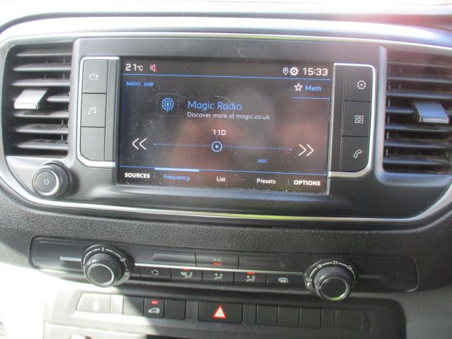 2022 Peugeot Expert 1000 1.5 Bluehdi 100 Professional Premium Van (NV71SVG) Image 21
