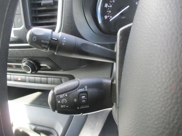 2022 Peugeot Expert 1000 1.5 Bluehdi 100 Professional Premium Van (NV71SVG) Image 19