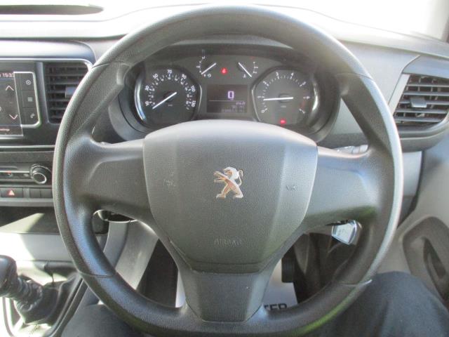2022 Peugeot Expert 1000 1.5 Bluehdi 100 Professional Premium Van (NV71SVG) Image 14