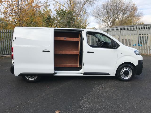 2022 Peugeot Expert 1000 1.5BLUE HDI 100PS PROFESSIONAL EURO 6 (NV71SVR) Image 8