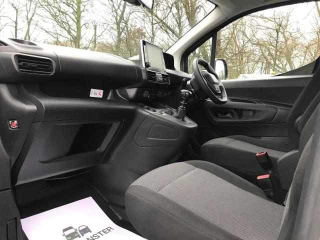 2022 Peugeot Partner 850 1.5 Bluehdi 100 Professional Premium Crew Van (NV71SVW) Image 19