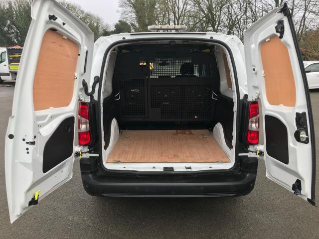 2022 Peugeot Partner 850 1.5 Bluehdi 100 Professional Premium Crew Van (NV71SVW) Image 16