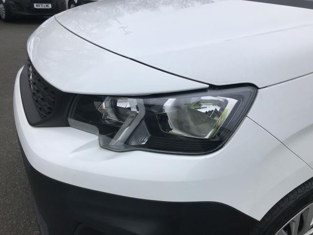 2022 Peugeot Partner 850 1.5 Bluehdi 100 Professional Premium Crew Van (NV71SVW) Image 13