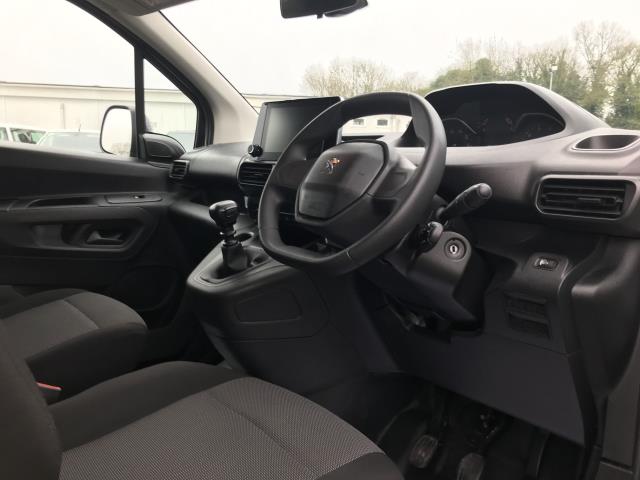 2022 Peugeot Partner 850 1.5 Bluehdi 100 Professional Premium Crew Van (NV71SVW) Image 18