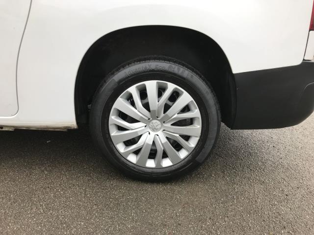 2022 Peugeot Partner 850 1.5 Bluehdi 100 Professional Premium Crew Van (NV71UJU) Image 15
