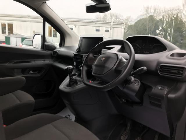 2022 Peugeot Partner 850 1.5 Bluehdi 100 Professional Premium Crew Van (NV71UJU) Image 16