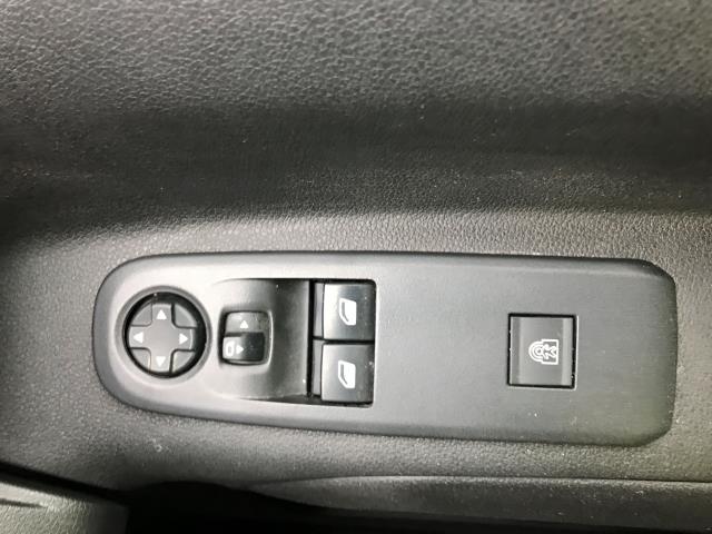 2022 Peugeot Partner 850 1.5 Bluehdi 100 Professional Premium Crew Van (NV71UJU) Image 27