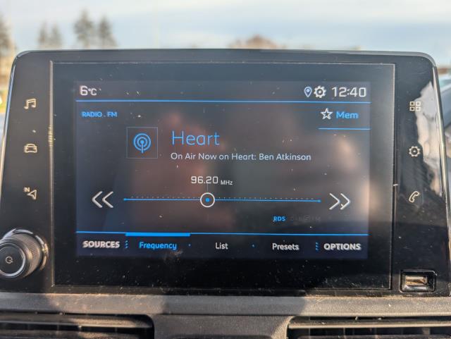 2022 Peugeot Partner 850 1.5 Bluehdi 100 Professional Premium Crew Van (NV71UKB) Image 23