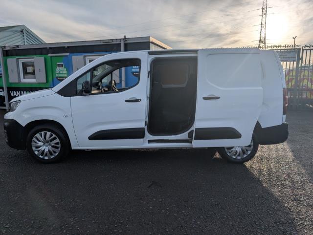 2022 Peugeot Partner 850 1.5 Bluehdi 100 Professional Premium Crew Van (NV71UKB) Image 6