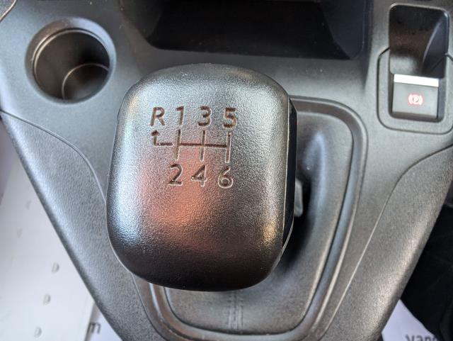 2022 Peugeot Partner 850 1.5 Bluehdi 100 Professional Premium Crew Van (NV71UKB) Image 27