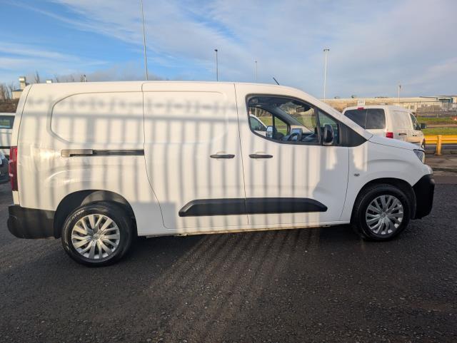 2022 Peugeot Partner 850 1.5 Bluehdi 100 Professional Premium Crew Van (NV71UKB) Image 14