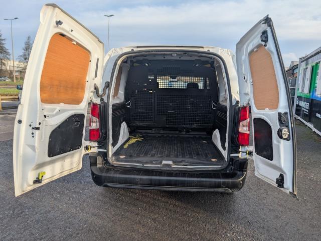 2022 Peugeot Partner 850 1.5 Bluehdi 100 Professional Premium Crew Van (NV71UKB) Image 11