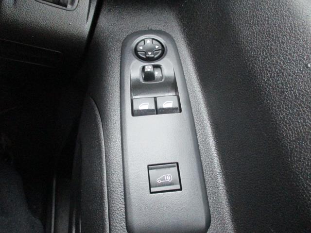 2022 Peugeot Partner 950 1.5 Bluehdi 100 Professional Premium Van (NV71UKE) Image 17