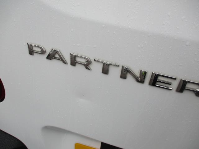 2022 Peugeot Partner 950 1.5 Bluehdi 100 Professional Premium Van (NV71UKE) Image 33