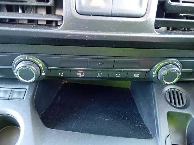 2022 Peugeot Partner L2 950 1.5BLUE HDI 100PS PROFESSIONAL PREMIUM EURO 6 (NV71UKG) Image 32
