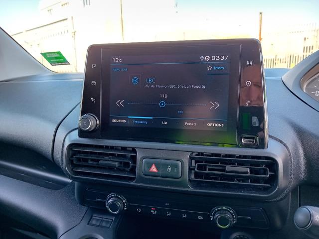 2022 Peugeot Partner L2 950 1.5BLUE HDI 100PS PROFESSIONAL PREMIUM EURO 6 (NV71UKG) Image 14