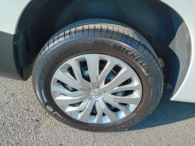 2022 Peugeot Partner L2 950 1.5BLUE HDI 100PS PROFESSIONAL PREMIUM EURO 6 (NV71UKG) Image 20