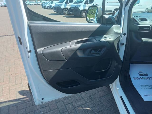 2022 Peugeot Partner 1000 1.5 Bluehdi 100 Professional Premium Van (NV71ULY) Image 18