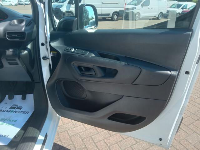 2022 Peugeot Partner 1000 1.5 Bluehdi 100 Professional Premium Van (NV71ULY) Image 25