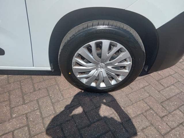 2022 Peugeot Partner 1000 1.5 Bluehdi 100 Professional Premium Van (NV71ULY) Image 11
