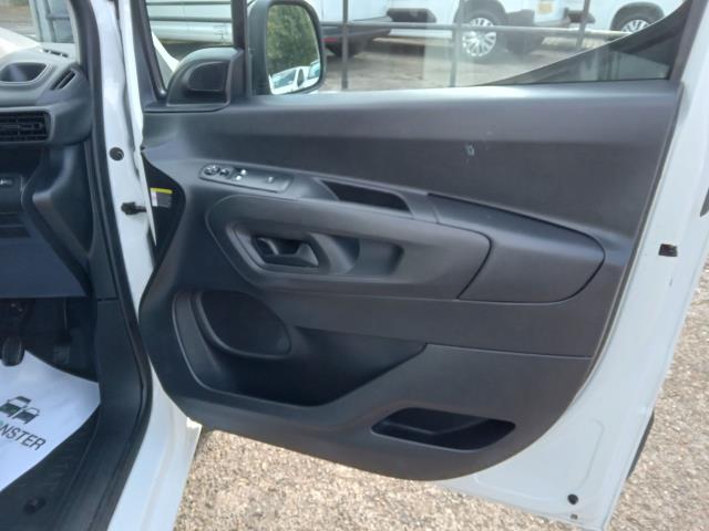 2022 Peugeot Partner 1000 1.5 Bluehdi 100 Professional Premium Van (NV71UMD) Image 24