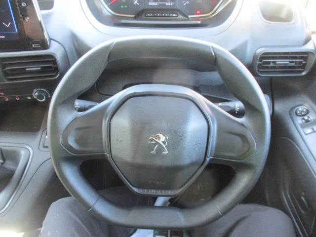 2022 Peugeot Partner 1000 1.5 Bluehdi 100 Professional Van (NV71UME) Image 14