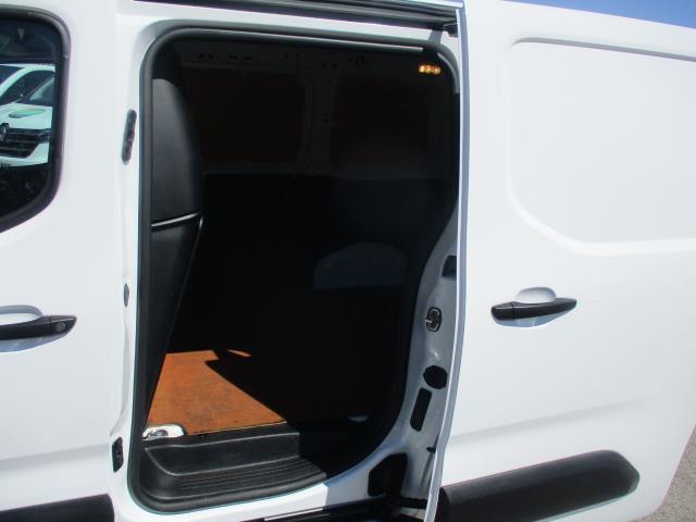 2022 Peugeot Partner 1000 1.5 Bluehdi 100 Professional Van (NV71UME) Image 27